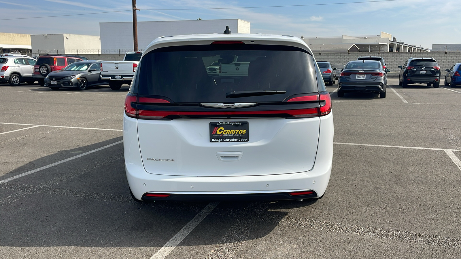 2025 Chrysler Pacifica Select 5