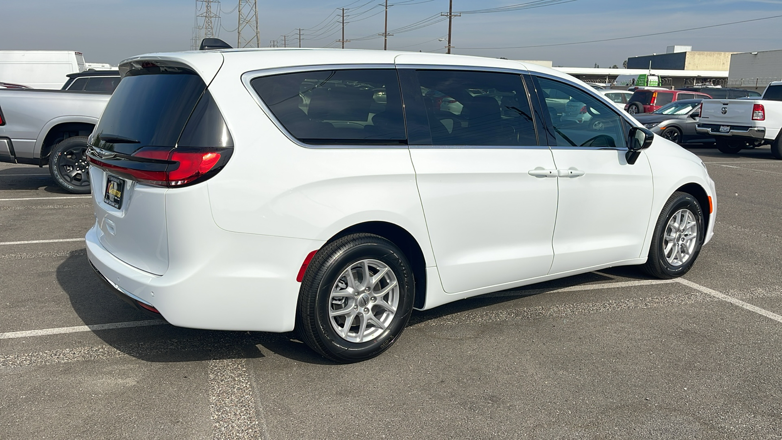 2025 Chrysler Pacifica Select 6