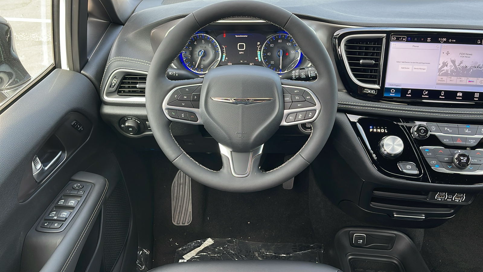 2025 Chrysler Pacifica Select 12