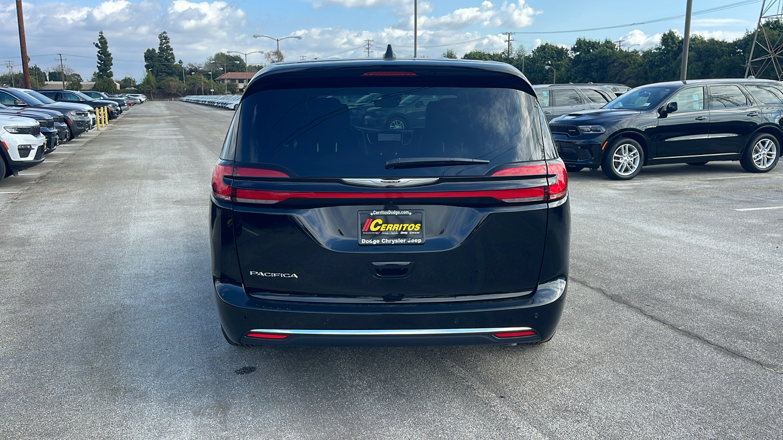 2025 Chrysler Pacifica Select 5