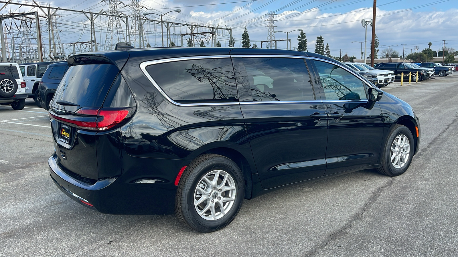 2025 Chrysler Pacifica Select 6