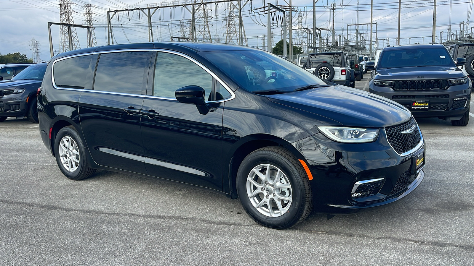 2025 Chrysler Pacifica Select 8