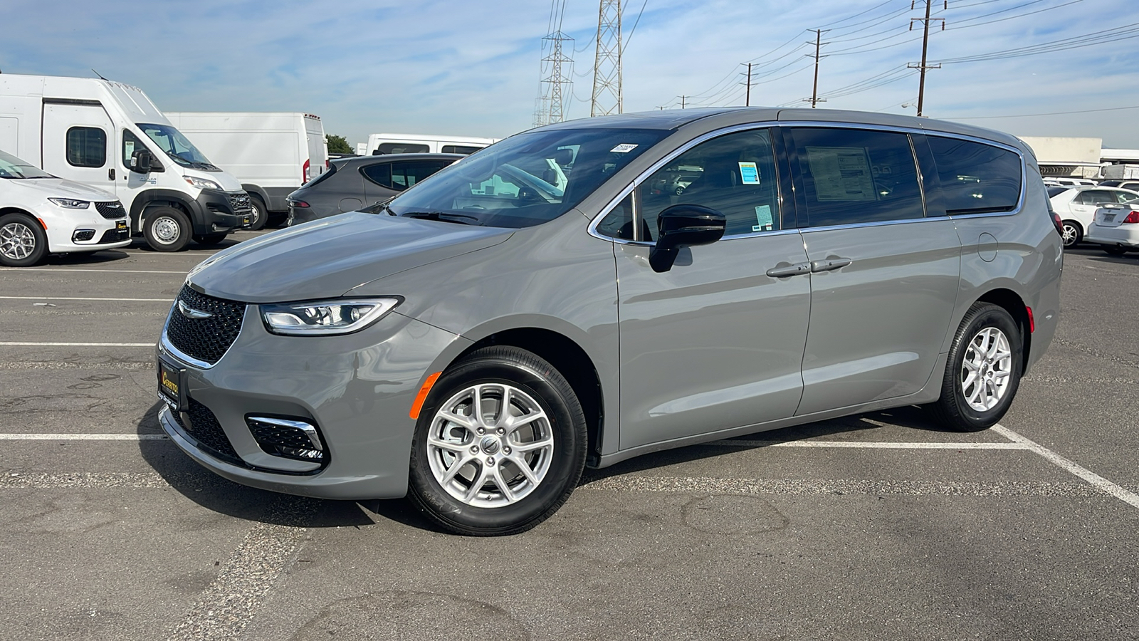 2025 Chrysler Pacifica Select 1