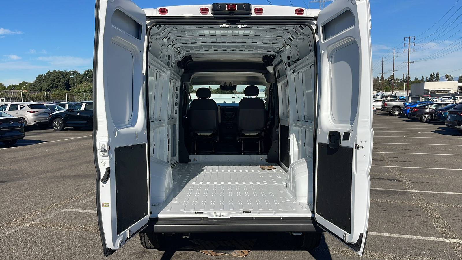 2025 Ram ProMaster Cargo Van Tradesman 19