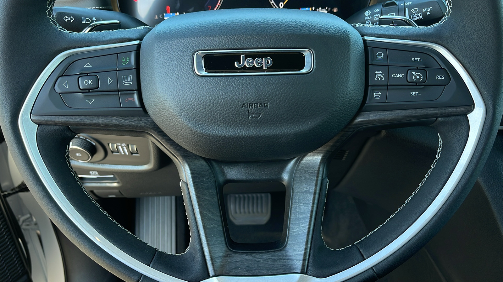 2025 Jeep Grand Cherokee Limited 18