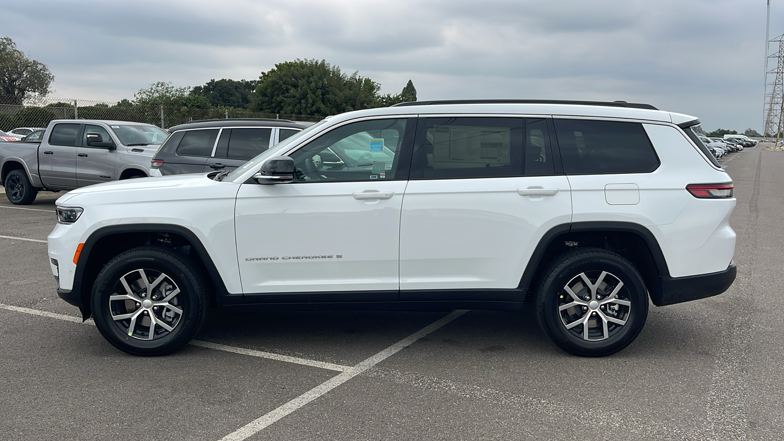 2025 Jeep Grand Cherokee L Limited 3