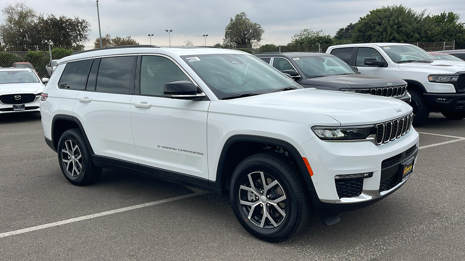 2025 Jeep Grand Cherokee L Limited 8