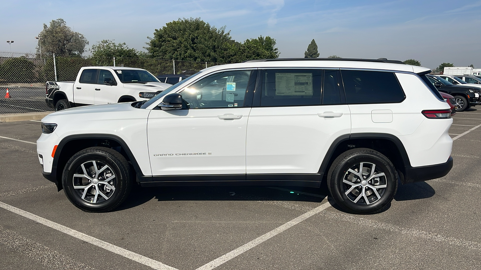 2025 Jeep Grand Cherokee L Limited 3