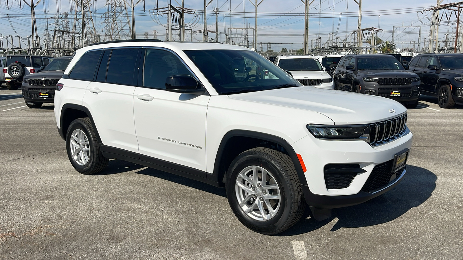 2025 Jeep Grand Cherokee Laredo X 8