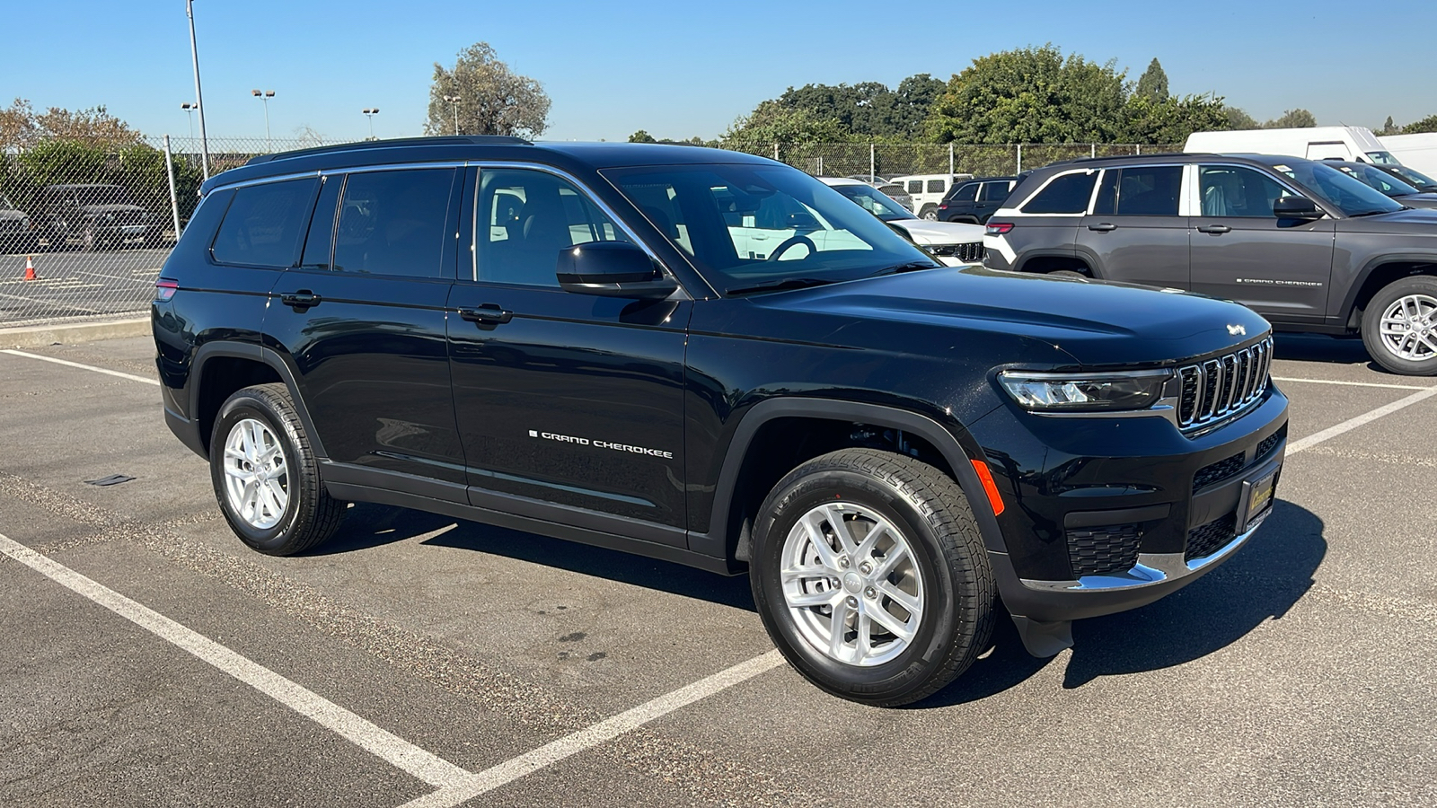 2025 Jeep Grand Cherokee L Laredo X 8