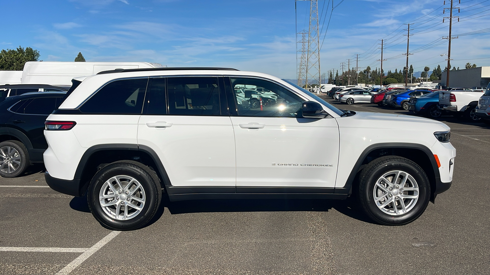 2025 Jeep Grand Cherokee  7