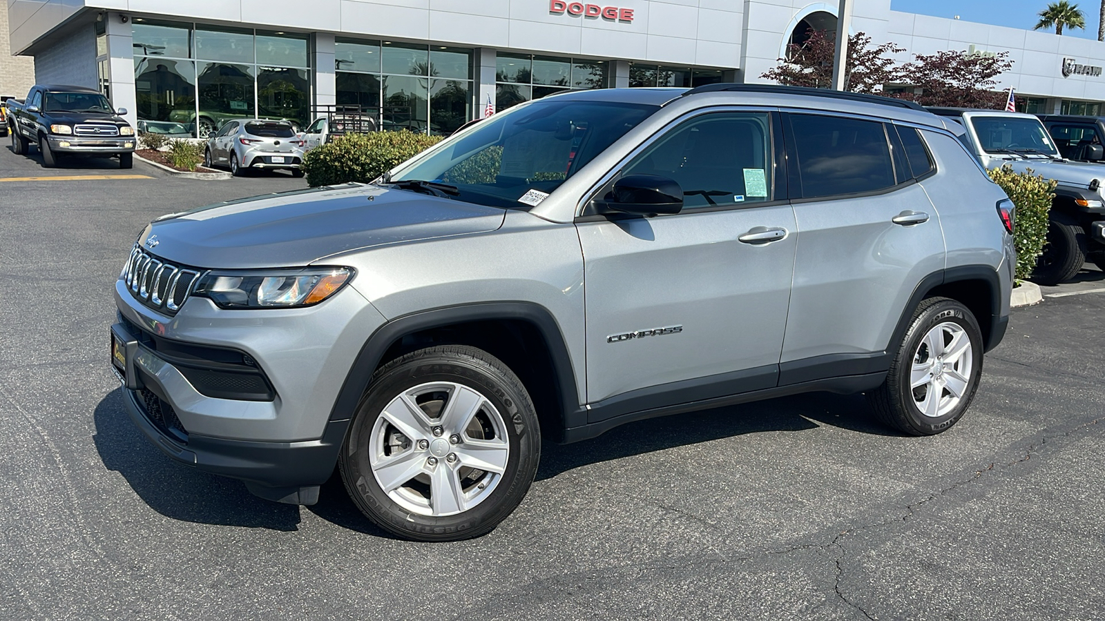 2022 Jeep Compass Latitude 1