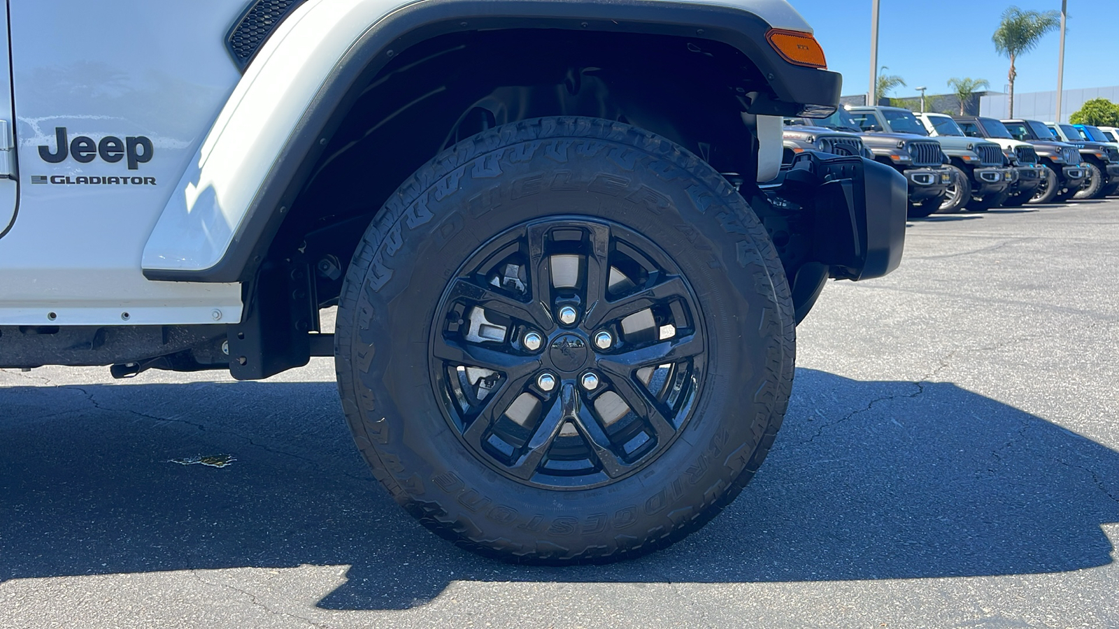 2023 Jeep Gladiator Sport S 27