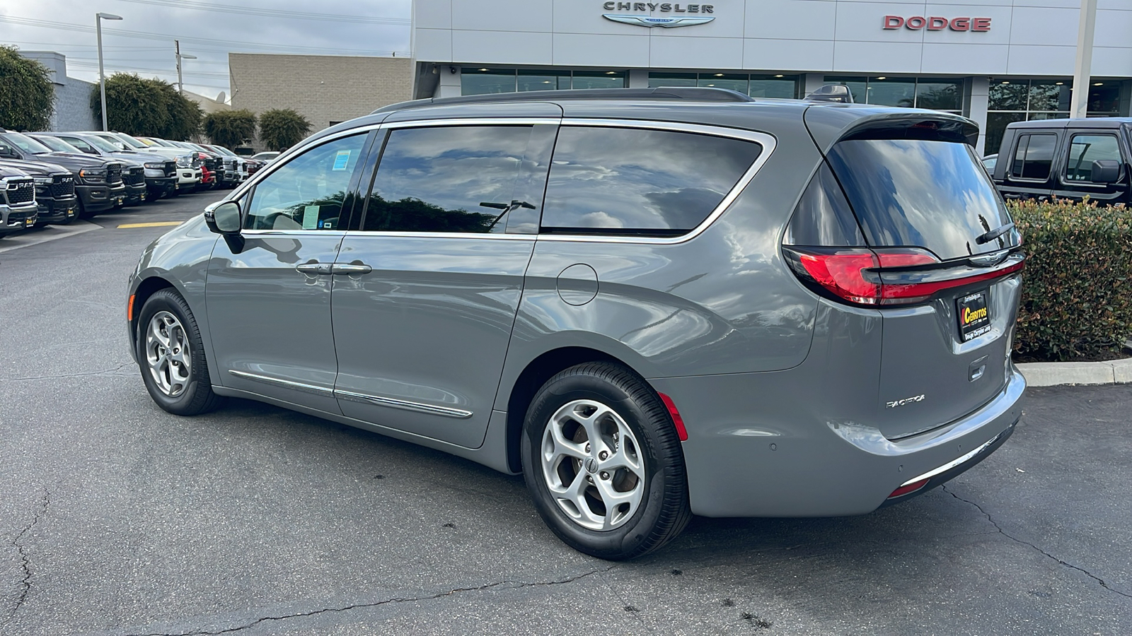 2023 Chrysler Pacifica Limited 4