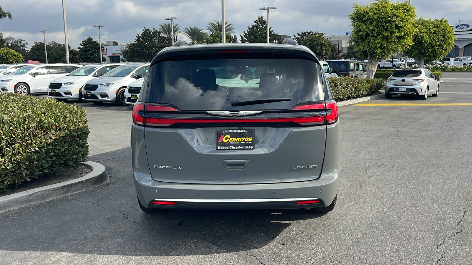 2023 Chrysler Pacifica Limited 5