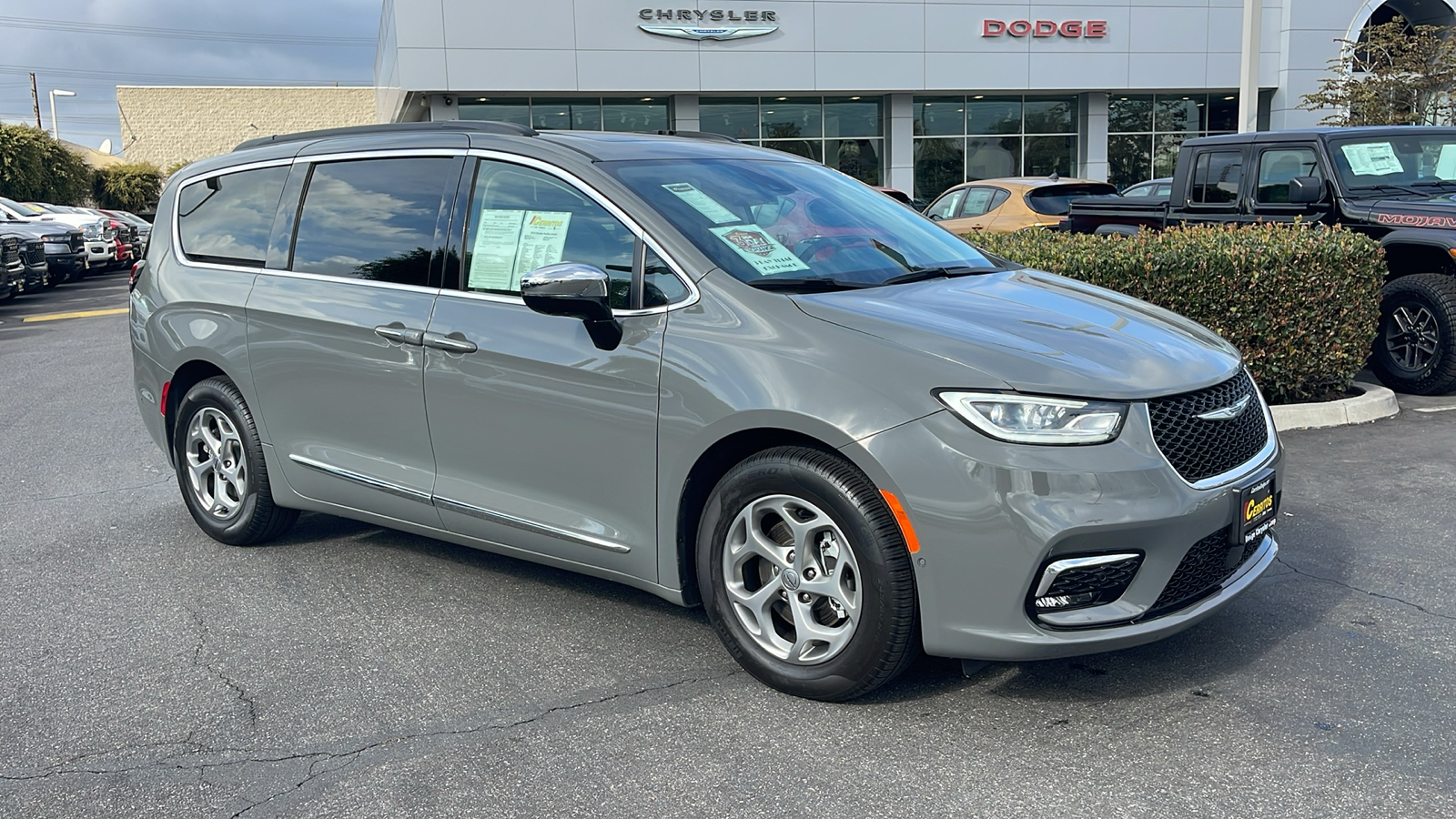 2023 Chrysler Pacifica Limited 8