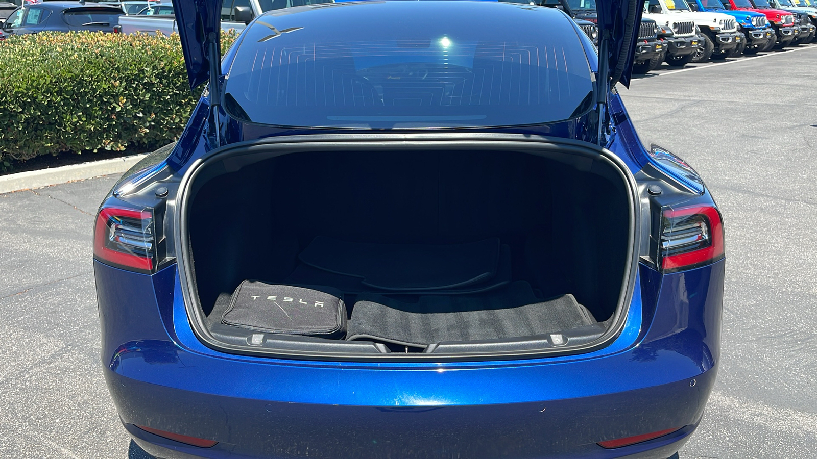2019 Tesla Model 3 Mid Range 23