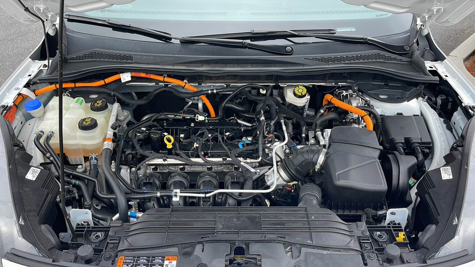 2020 Ford Escape SE Sport Hybrid 29