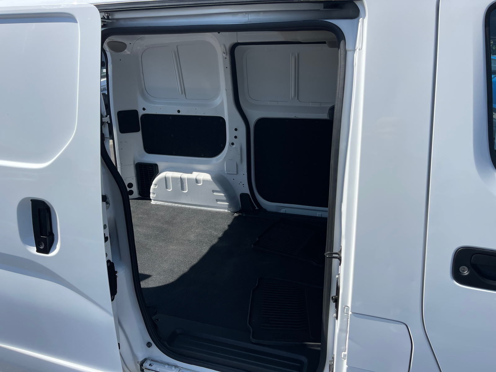 2019 Nissan NV200 Compact Cargo S 25