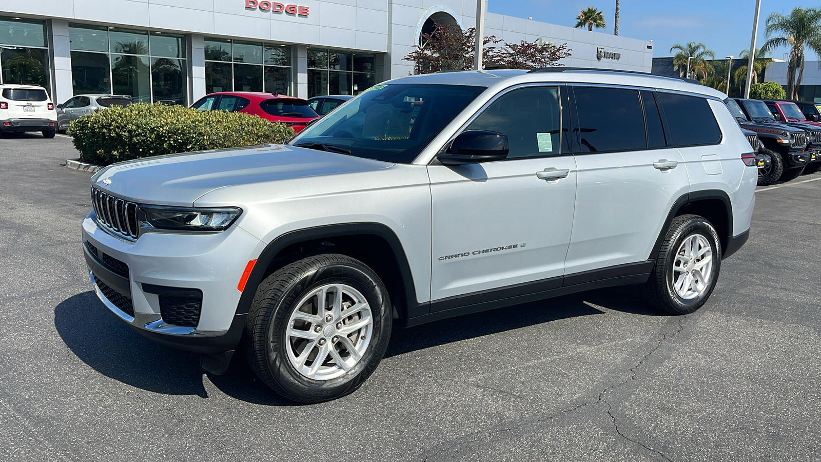 2021 Jeep Grand Cherokee L Laredo 2