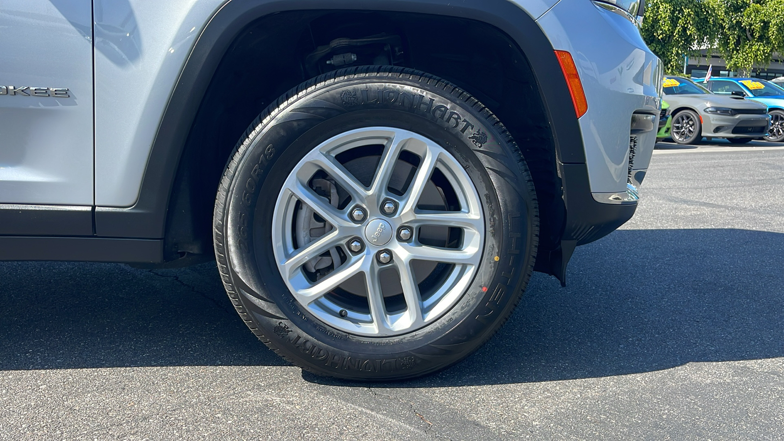 2021 Jeep Grand Cherokee L Laredo 29