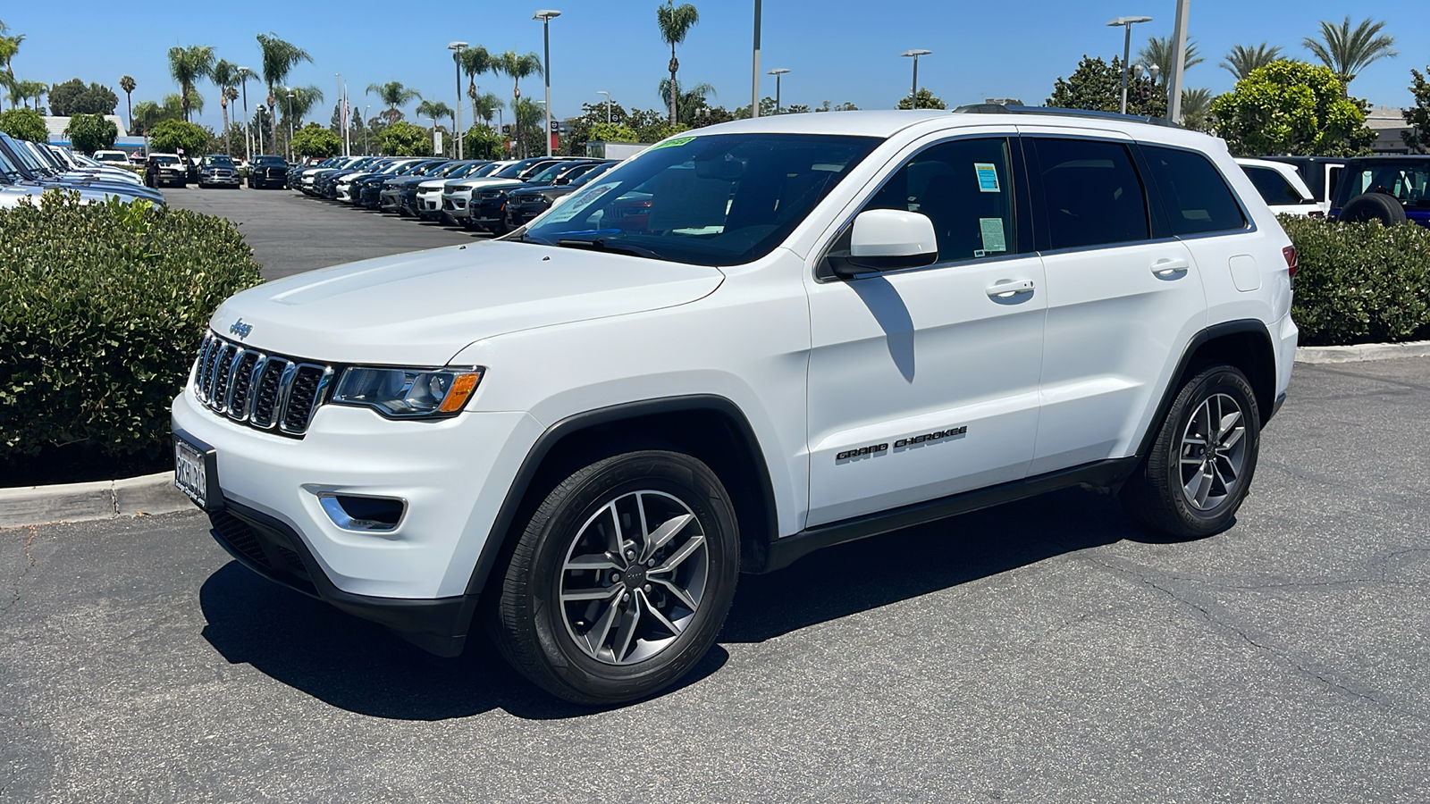 2020 Jeep Grand Cherokee Laredo E 2