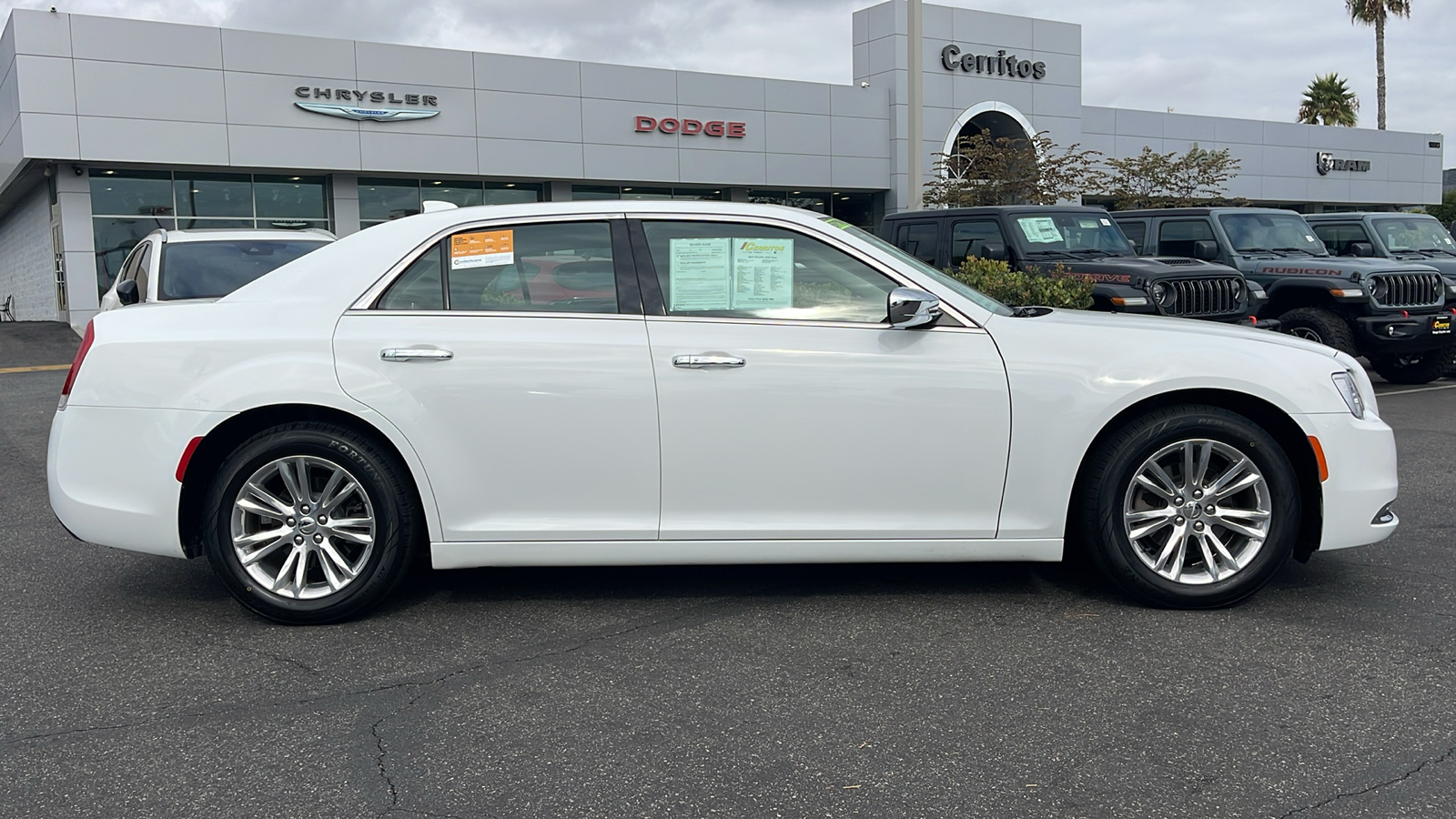 2017 Chrysler 300 300C 7