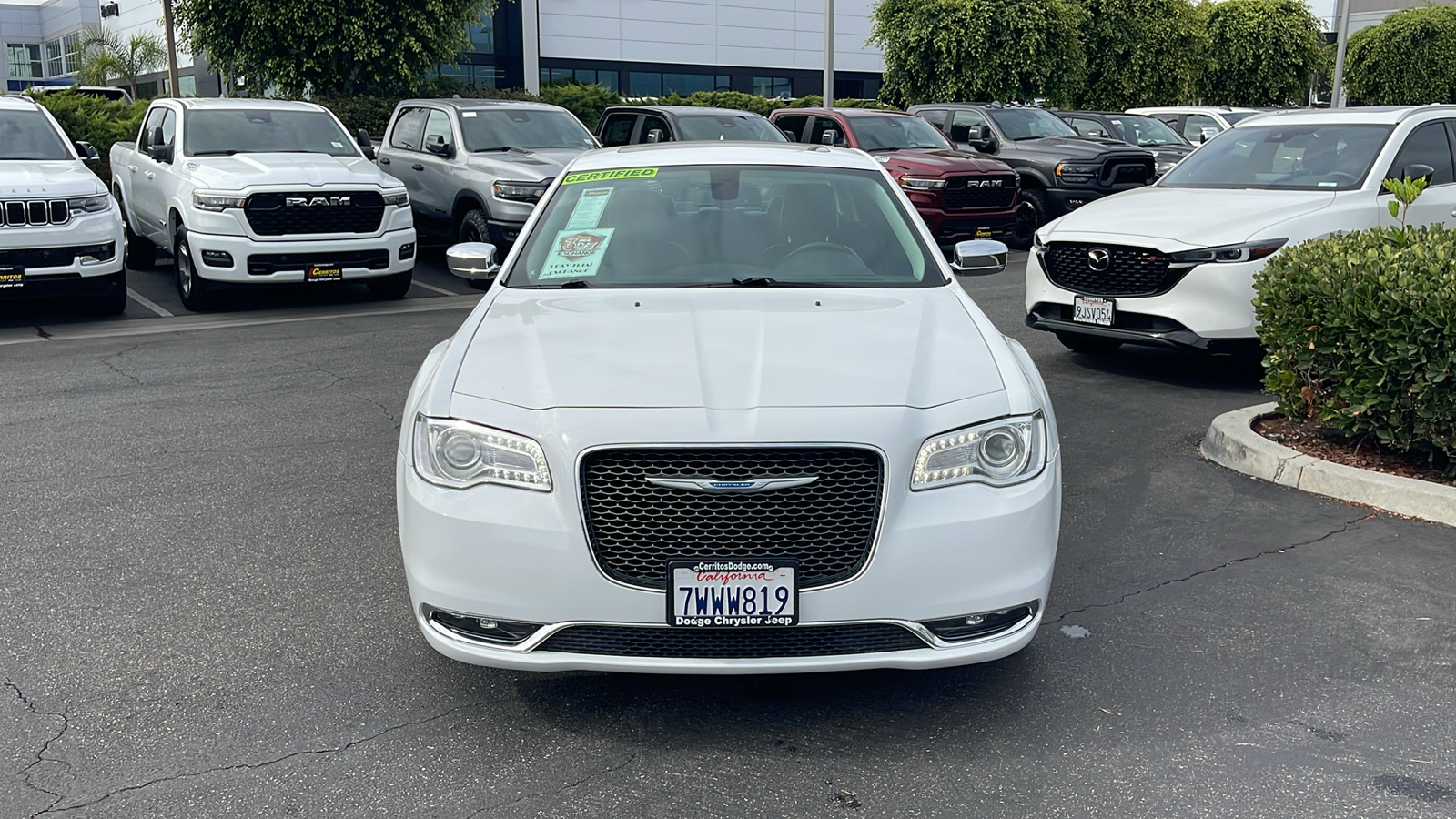 2017 Chrysler 300 300C 9