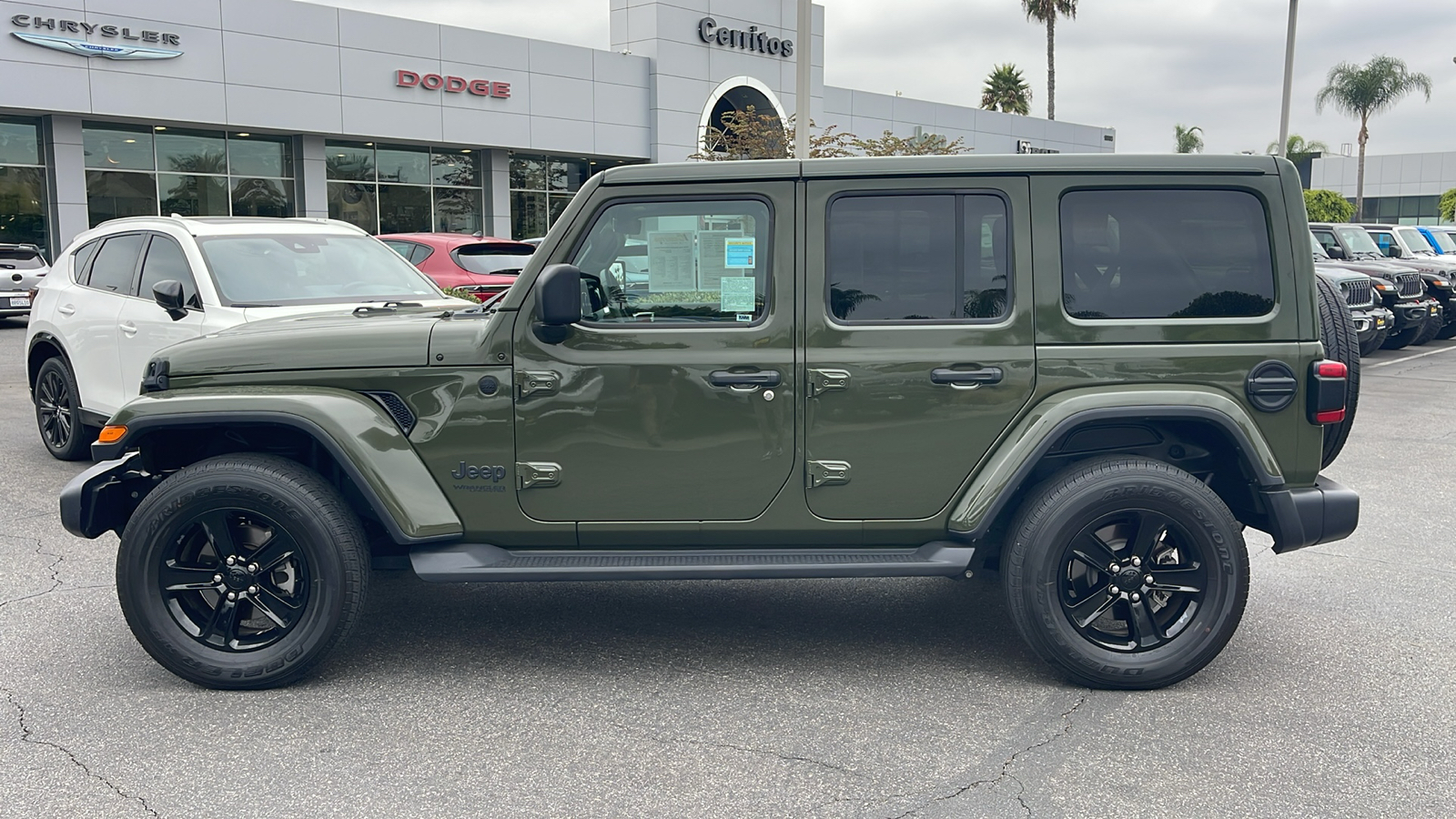 2020 Jeep Wrangler Unlimited Sahara Altitude 3