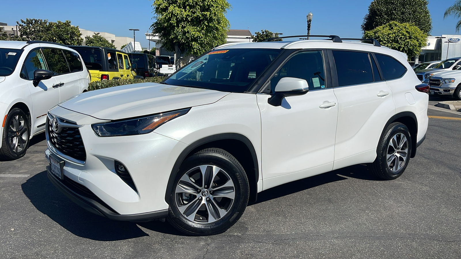 2023 Toyota Highlander XLE 1