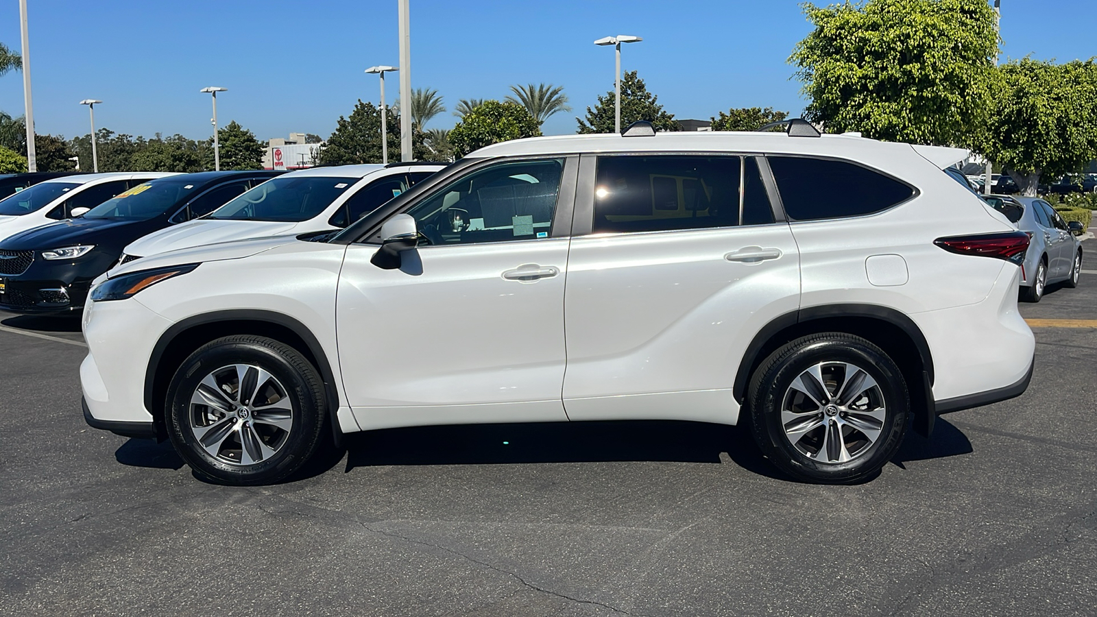 2023 Toyota Highlander XLE 3