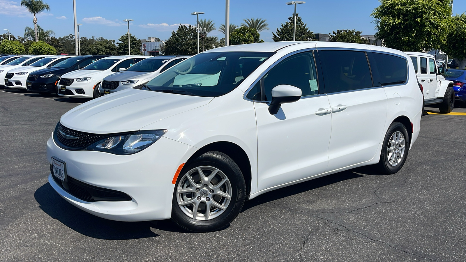 2022 Chrysler Voyager LX 1