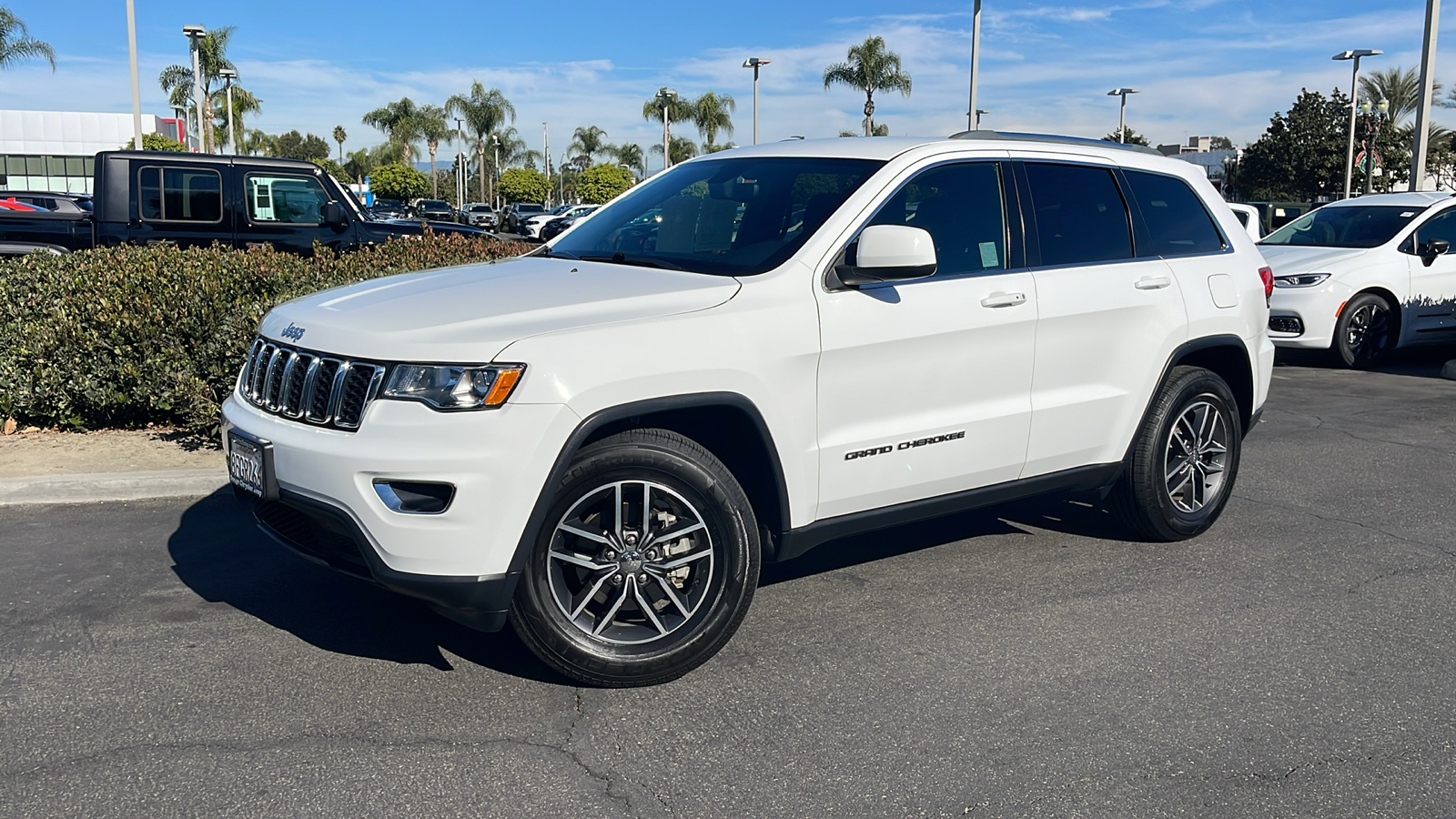 2018 Jeep Grand Cherokee Laredo E 1