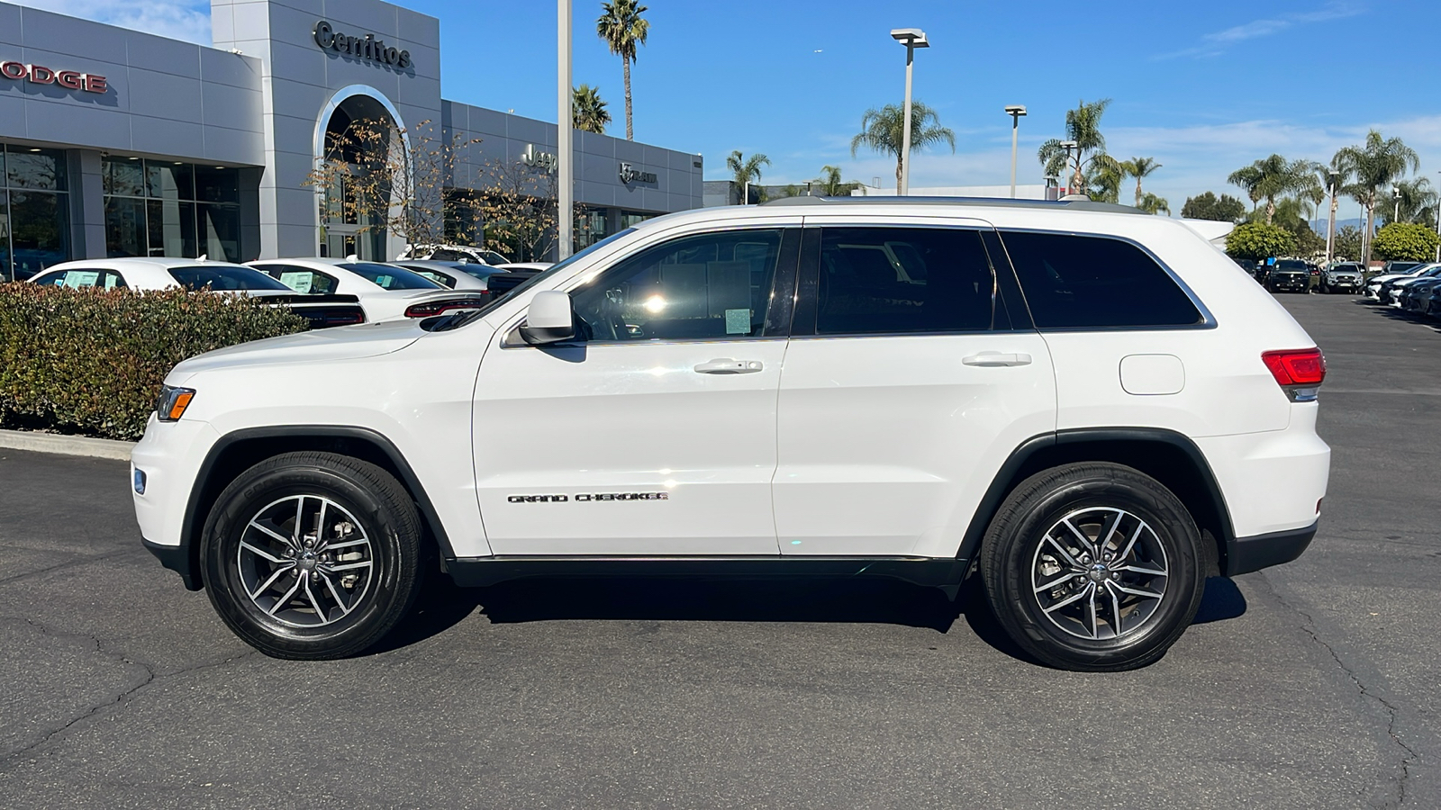 2018 Jeep Grand Cherokee Laredo E 3