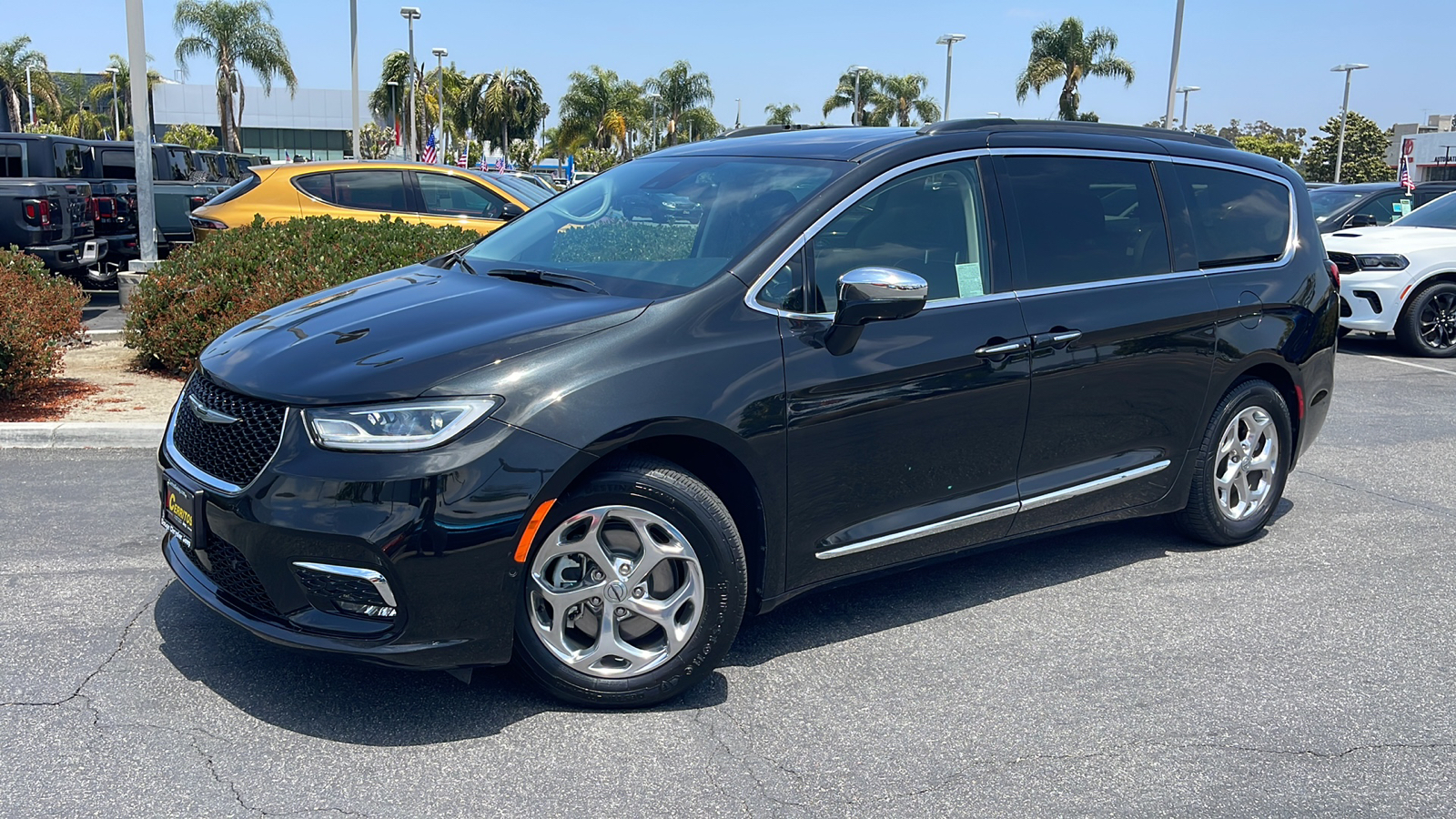 2022 Chrysler Pacifica Limited 1