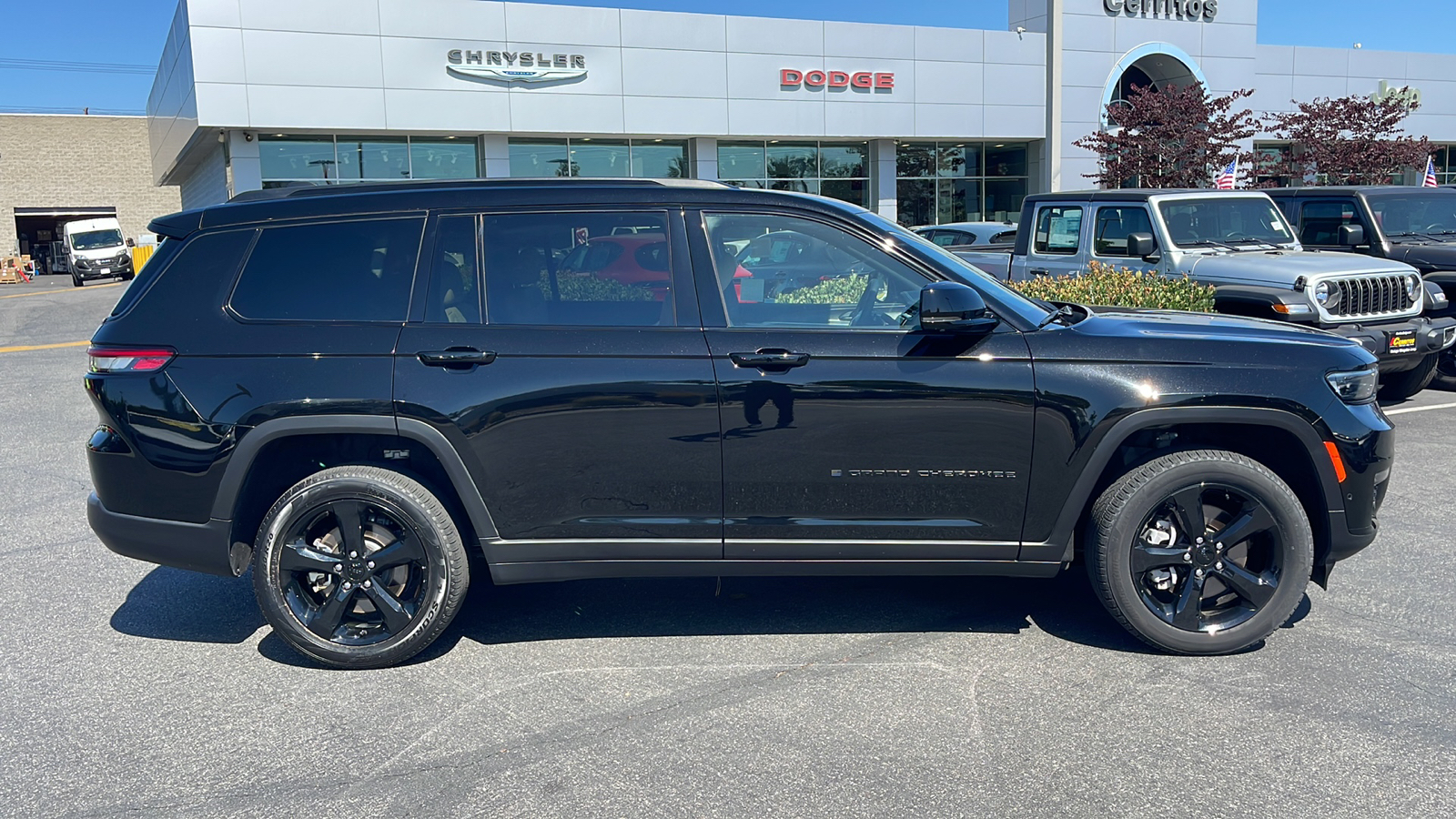 2023 Jeep Grand Cherokee L Limited 7