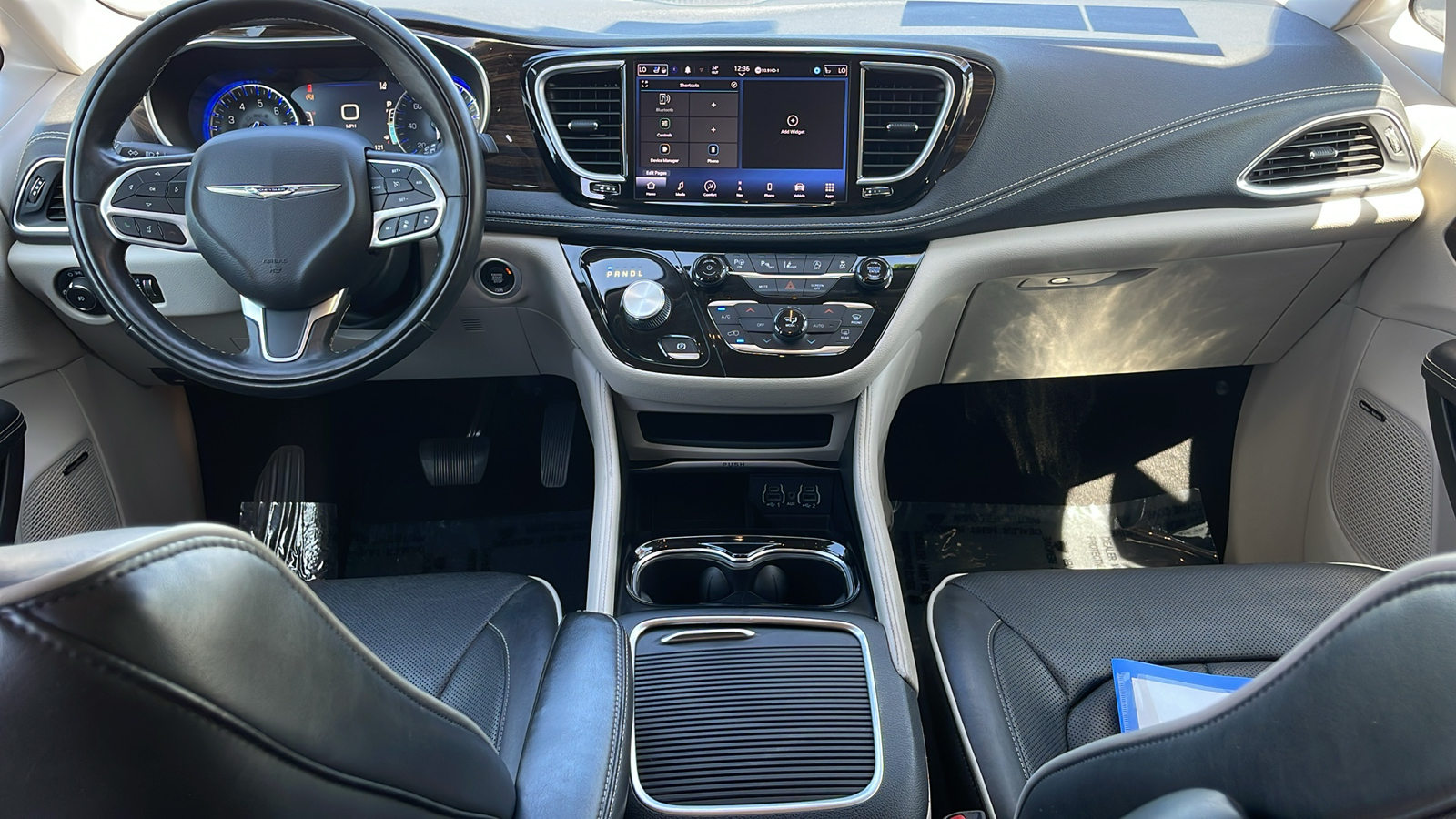 2022 Chrysler Pacifica Limited 13