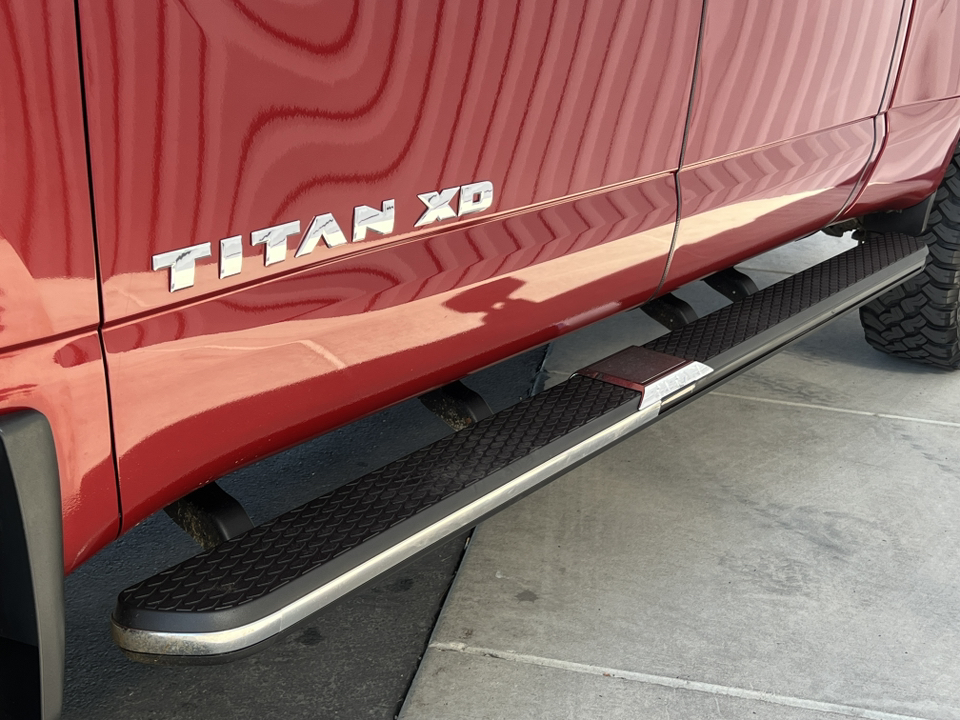 2019 Nissan Titan XD SL 13