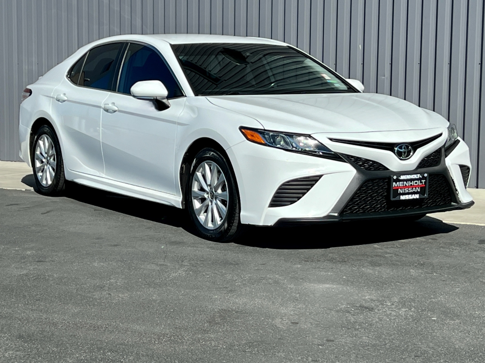 2020 Toyota Camry SE Nightshade 1