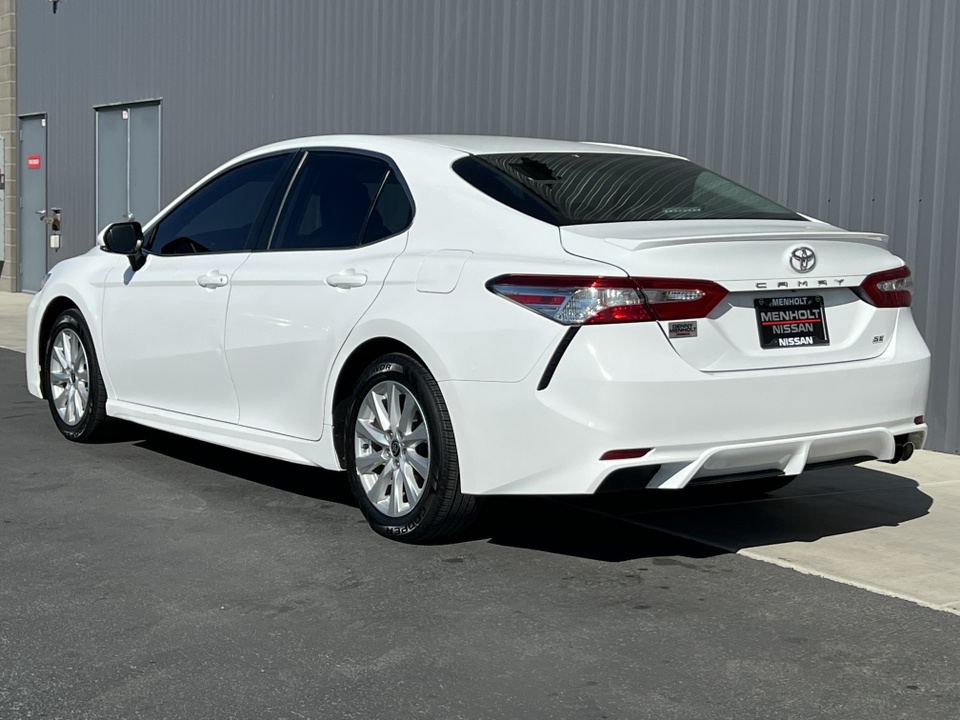 2020 Toyota Camry SE Nightshade 9