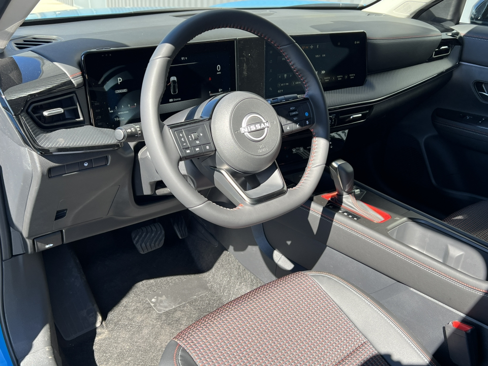 2025 Nissan Kicks SR 13