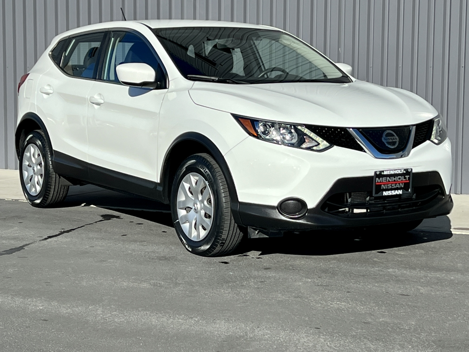 2019 Nissan Rogue Sport S 1