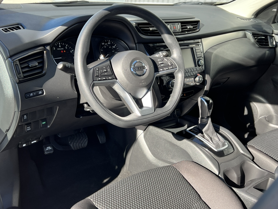 2019 Nissan Rogue Sport S 14