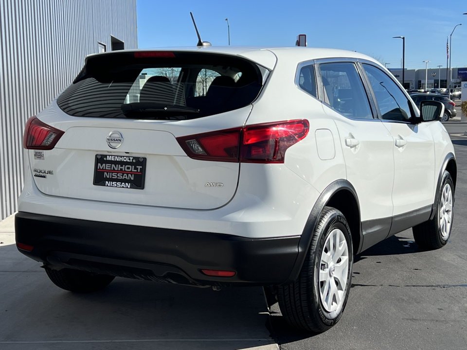 2019 Nissan Rogue Sport S 37