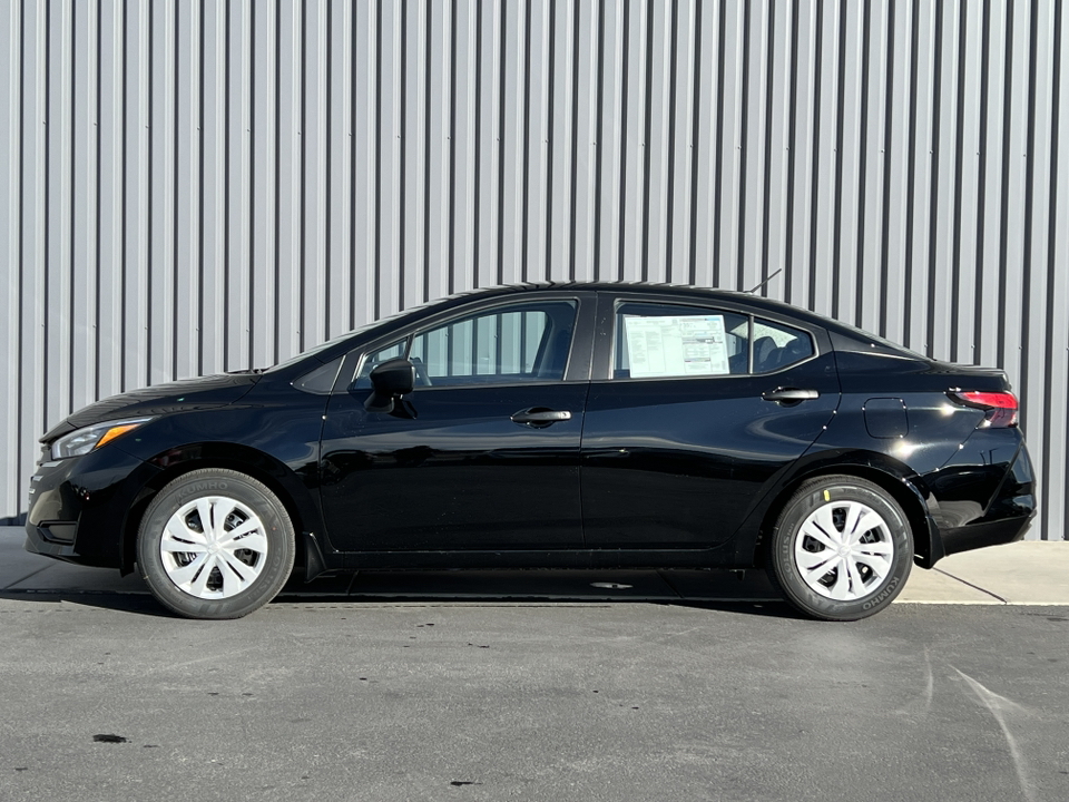 2025 Nissan Versa S 32