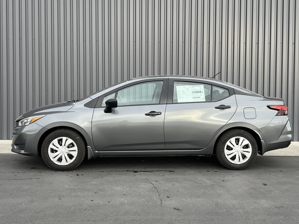 2025 Nissan Versa S 32