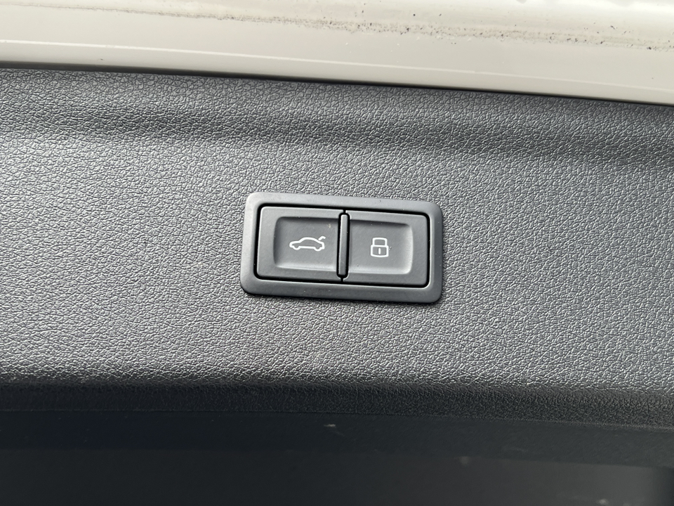 2017 Audi Q3 Premium Plus-AWD 38