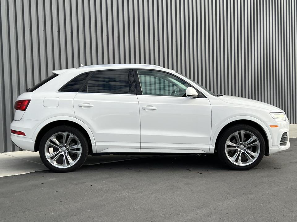 2017 Audi Q3 Premium Plus-AWD 47