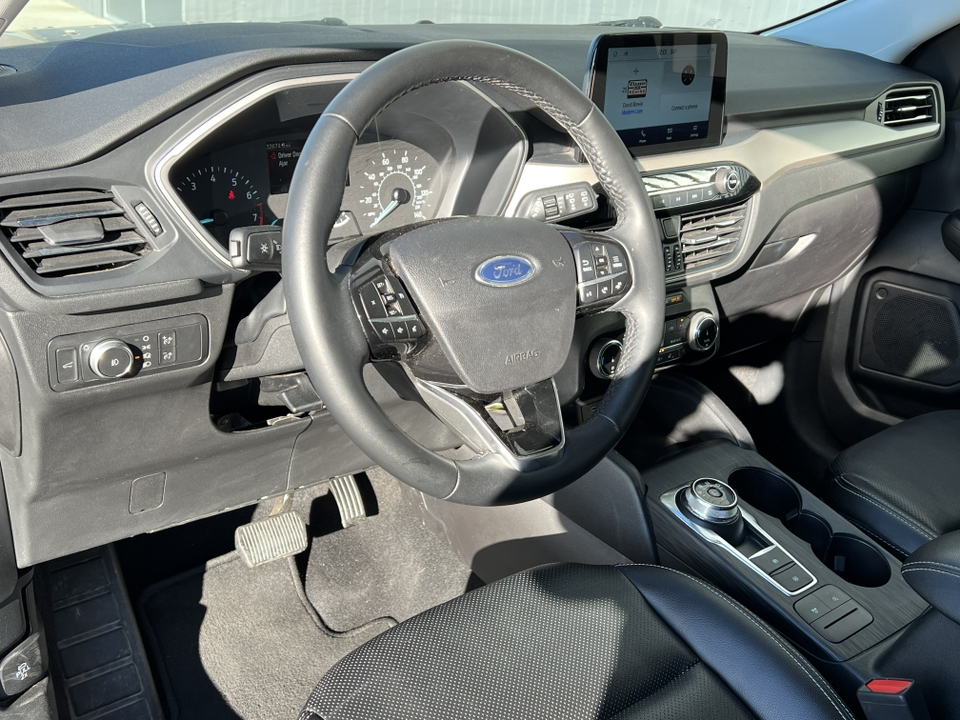 2022 Ford Escape SEL-AWD 17