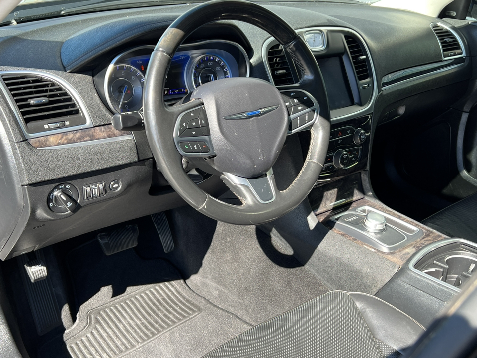 2020 Chrysler 300C Limited 19